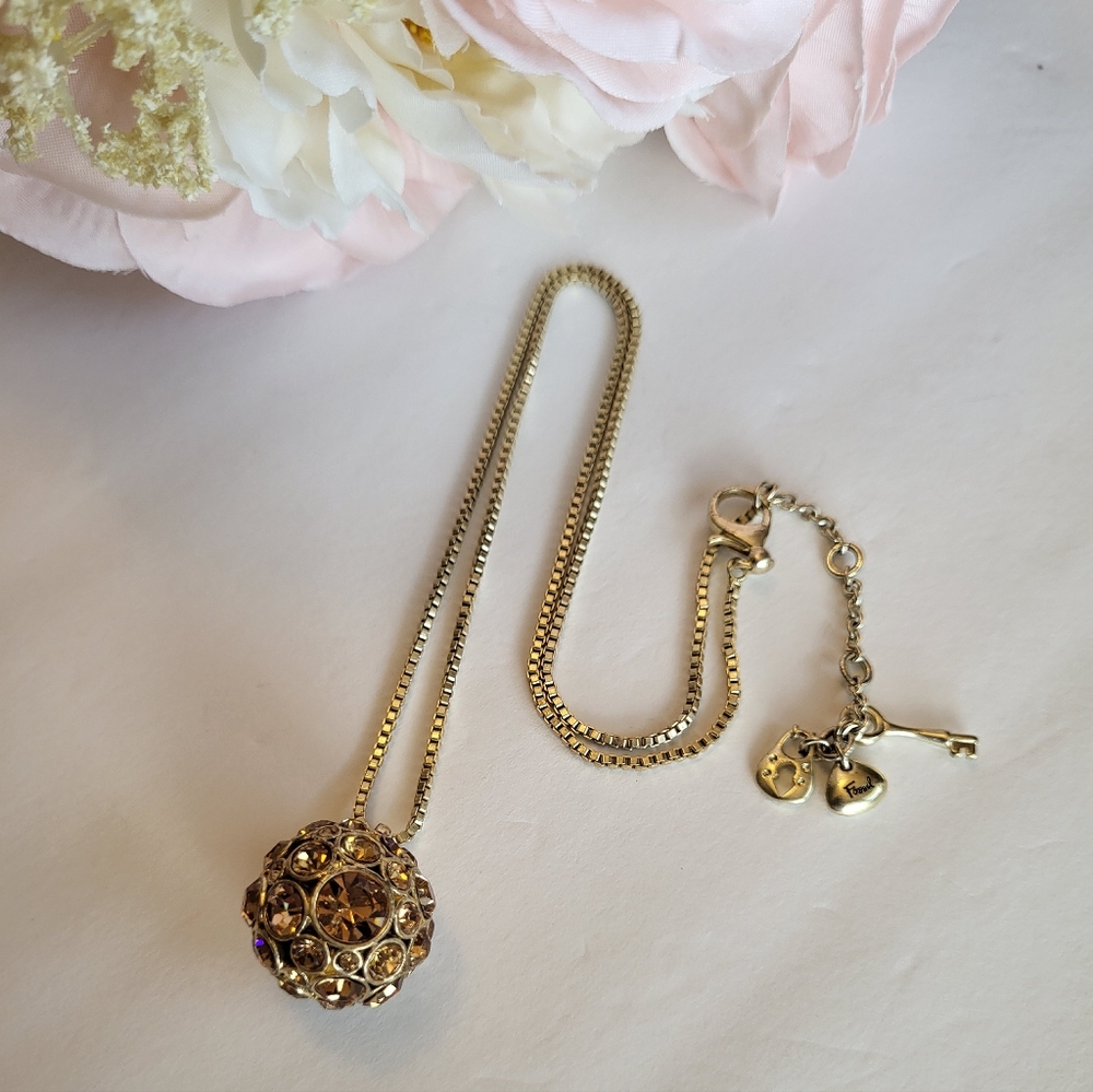 Fossil Jewelry Round Drop Crystal Pendant Necklace Charm Keytag Goldtone 18" - Picture 3 of 11